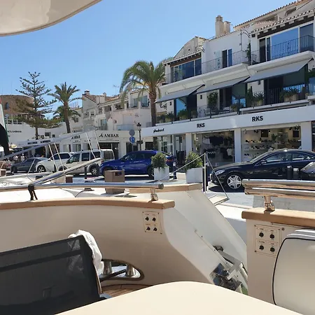بوتيل Super Yacht Located In Puerto Banus *